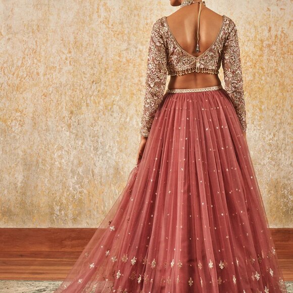 Elegant Embroidered Wedding Dress - Picture 6 of 6